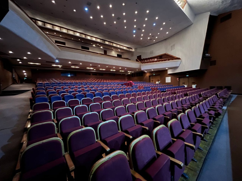 photo_5460868325375604142_y.jpg